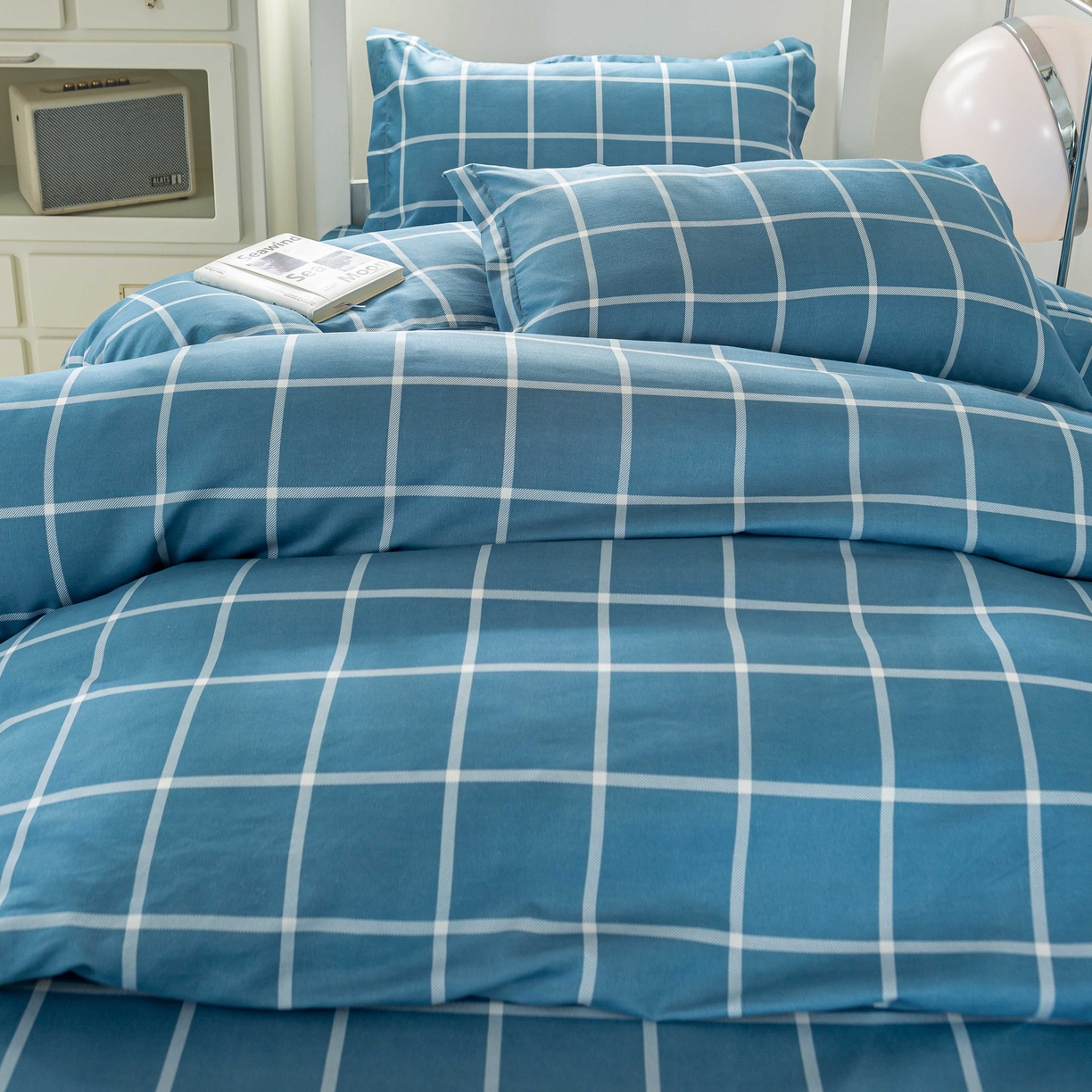 91家纺网 家纺一手货源 找家纺 上学郎家居 2025新款学生宿舍130克加厚磨毛三件套 海蓝大格