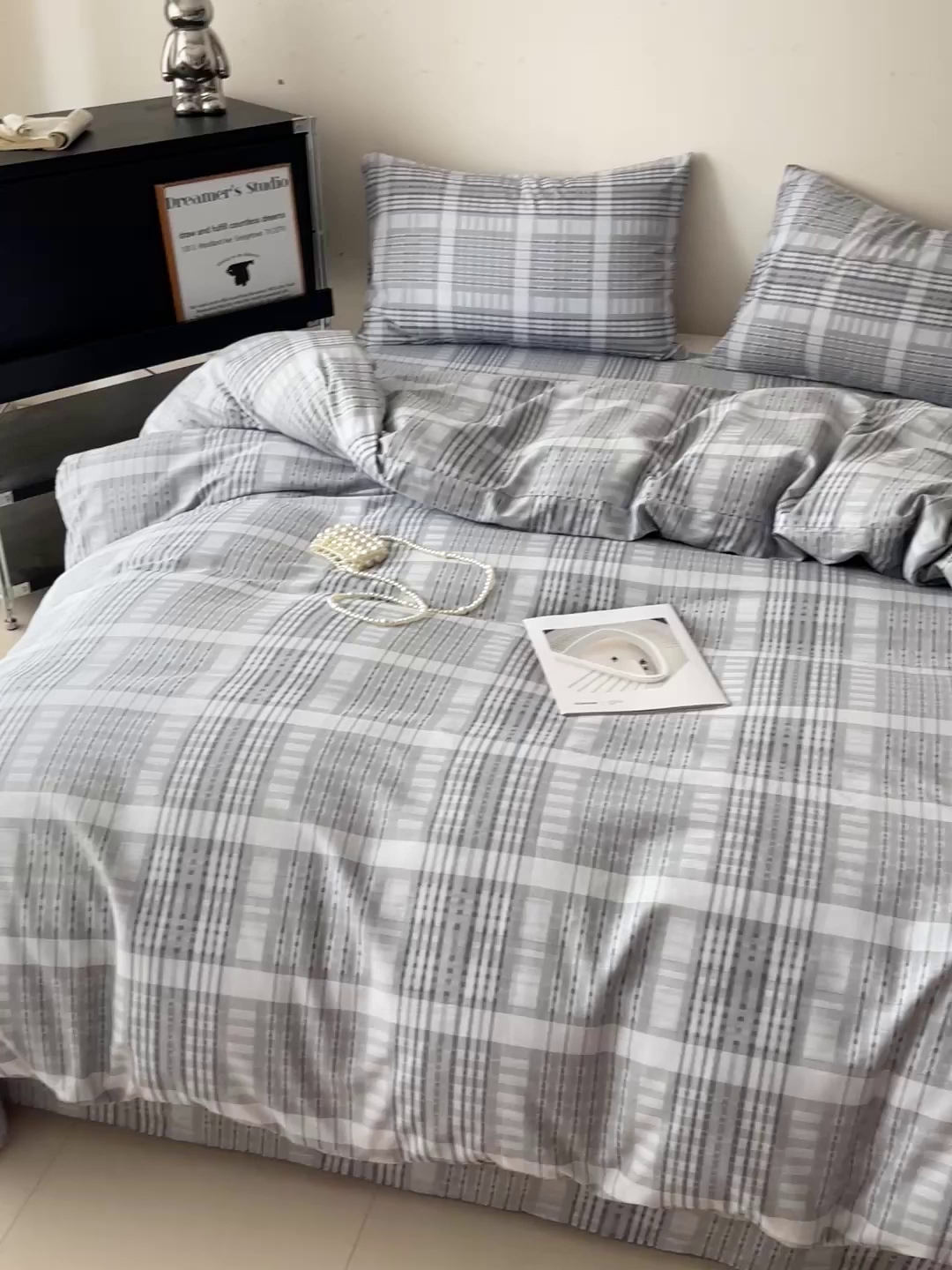 91家纺网 家纺一手货源 找家纺 耀悦家纺 2025新款简约无印风条纹格子纯棉四件套被套床单枕套床笠宿舍学生套件 优雅灰调