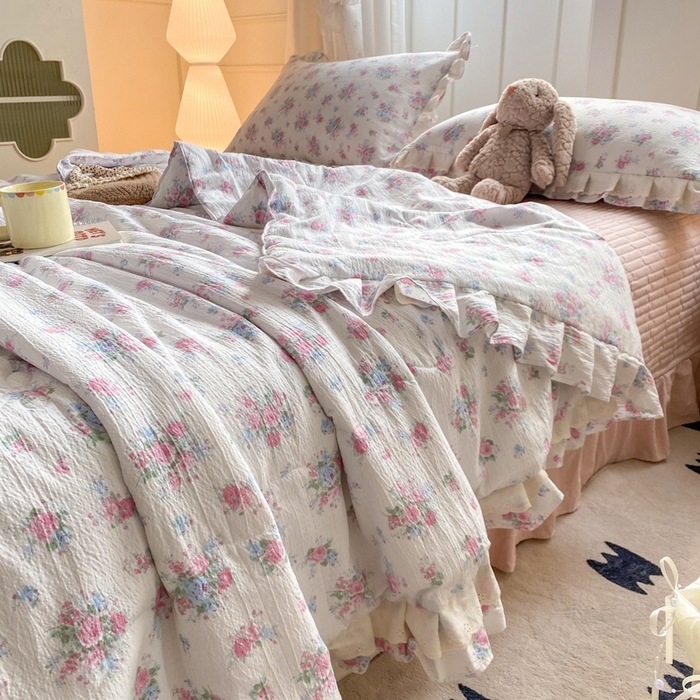91家纺网 家纺一手货源 找家纺 富之航家纺 2025直播爆款公主风床盖夏被四件套 白玫瑰