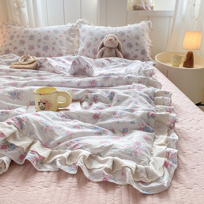 91家纺网 家纺一手货源 找家纺 富之航家纺 2025直播爆款公主风床盖夏被四件套 白玫瑰