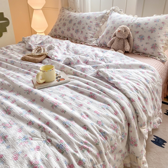 91家纺网 家纺一手货源 找家纺 富之航家纺 2025直播爆款公主风床盖夏被四件套 白玫瑰