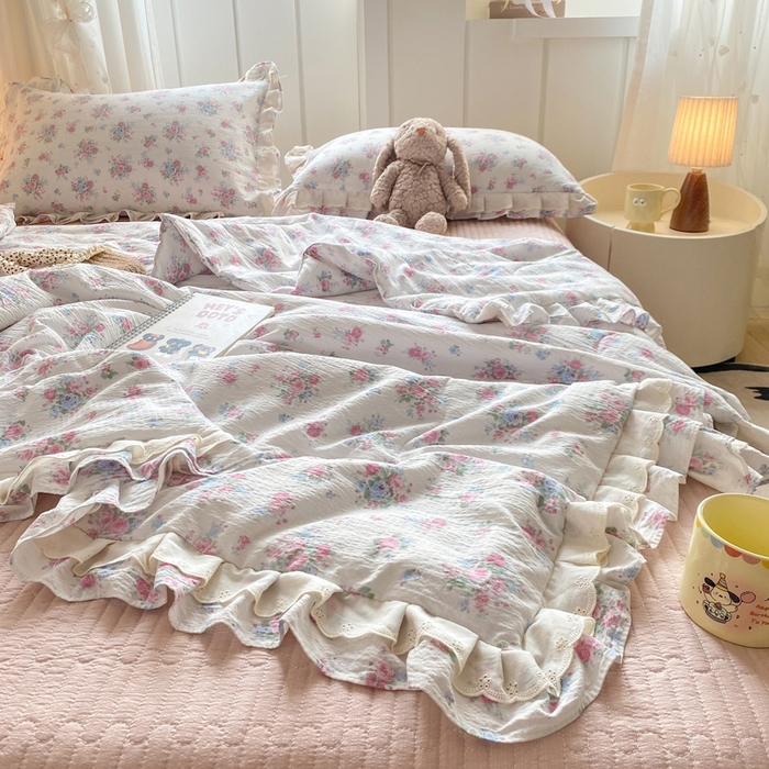 91家纺网 家纺一手货源 找家纺 富之航家纺 2025直播爆款公主风床盖夏被四件套 白玫瑰