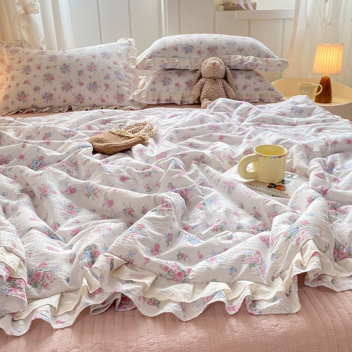 91家纺网 家纺一手货源 找家纺 富之航家纺 2025直播爆款公主风床盖夏被四件套 白玫瑰
