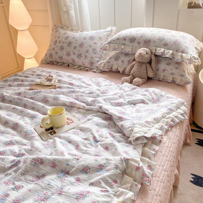 91家纺网 家纺一手货源 找家纺 富之航家纺 2025直播爆款公主风床盖夏被四件套 白玫瑰