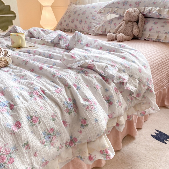 91家纺网 家纺一手货源 找家纺 富之航家纺 2025直播爆款公主风床盖夏被四件套 白玫瑰