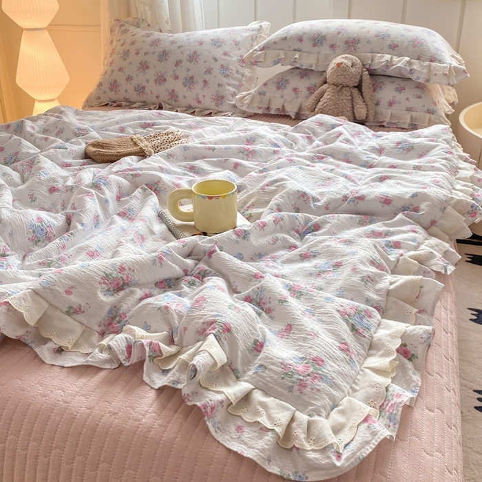 91家纺网 家纺一手货源 找家纺 富之航家纺 2025直播爆款公主风床盖夏被四件套 白玫瑰
