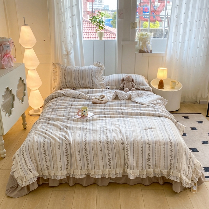 91家纺网 家纺一手货源 找家纺 富之航家纺 2025直播爆款公主风床盖夏被四件套 小城故事