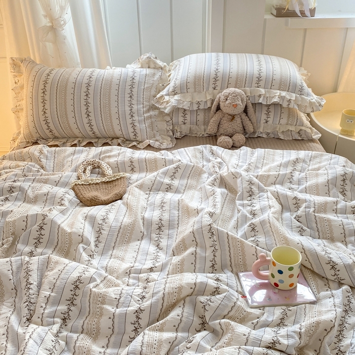 91家纺网 家纺一手货源 找家纺 富之航家纺 2025直播爆款公主风床盖夏被四件套 小城故事