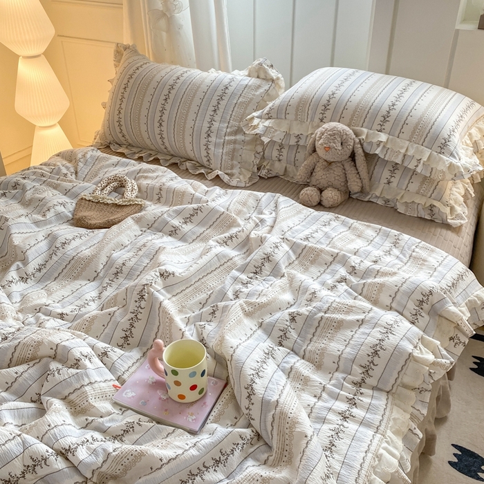 91家纺网 家纺一手货源 找家纺 富之航家纺 2025直播爆款公主风床盖夏被四件套 小城故事