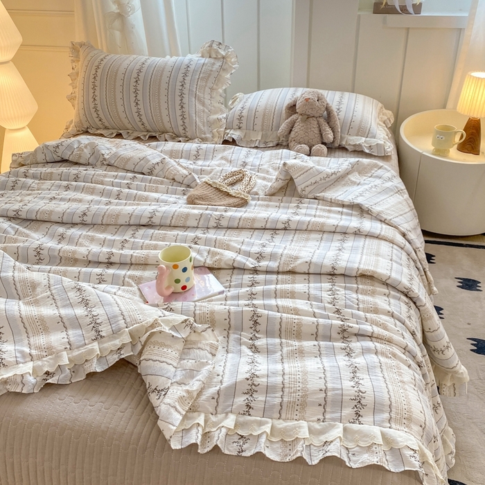 91家纺网 家纺一手货源 找家纺 富之航家纺 2025直播爆款公主风床盖夏被四件套 小城故事