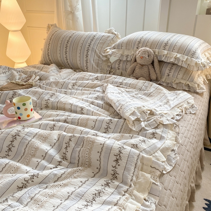 91家纺网 家纺一手货源 找家纺 富之航家纺 2025直播爆款公主风床盖夏被四件套 小城故事