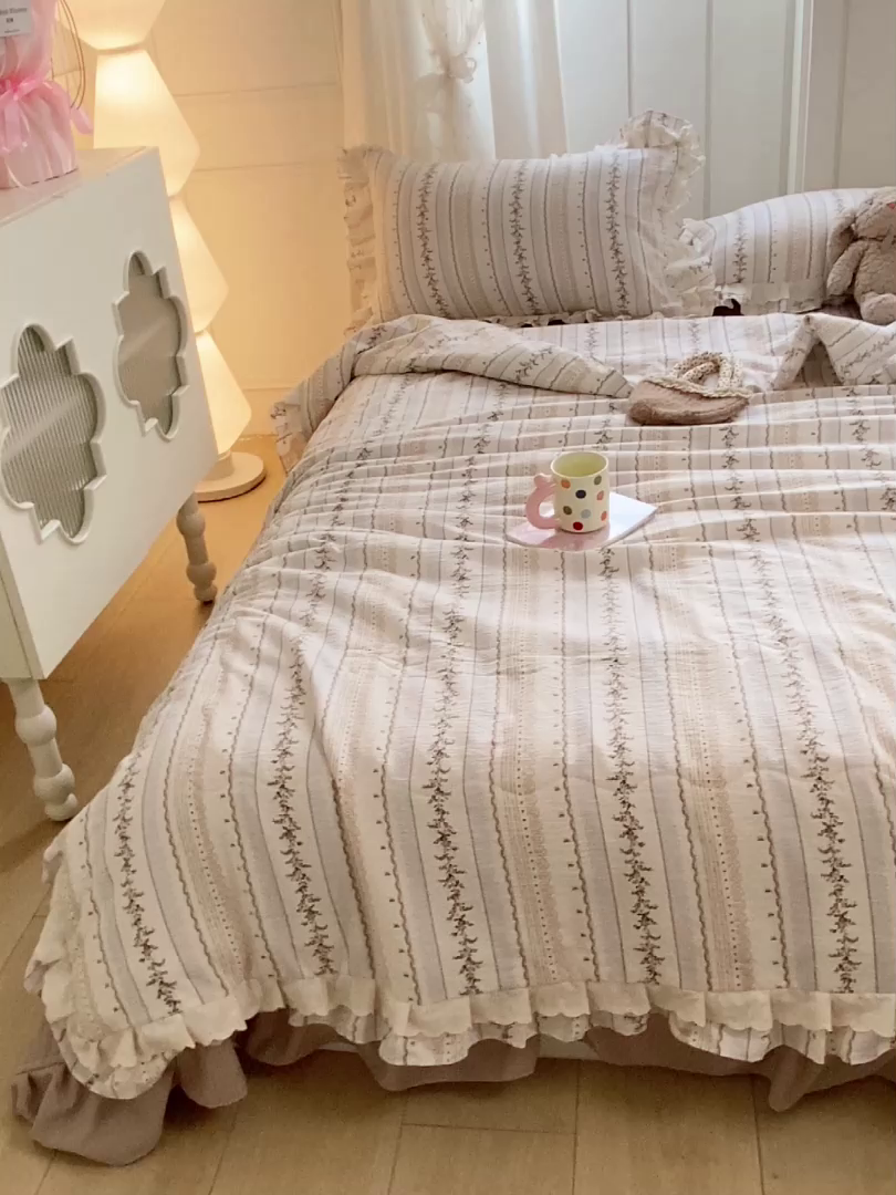 91家纺网 家纺一手货源 找家纺 富之航家纺 2025直播爆款公主风床盖夏被四件套 小城故事