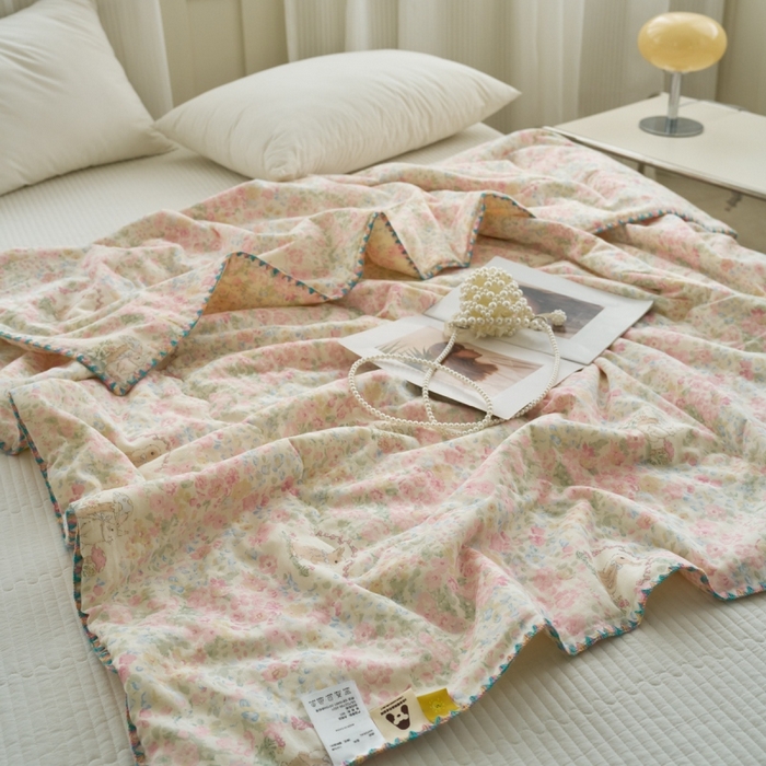 91家纺网 家纺一手货源 找家纺 洋铭区（原狠狠爱） 2025新款贝壳彩边双层纱夏被被子被芯 玉兔粉花