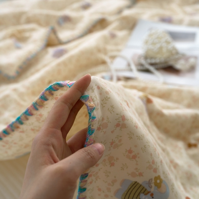 91家纺网 家纺一手货源 找家纺 洋铭区（原狠狠爱） 2025新款贝壳彩边双层纱夏被被子被芯 欢乐小象