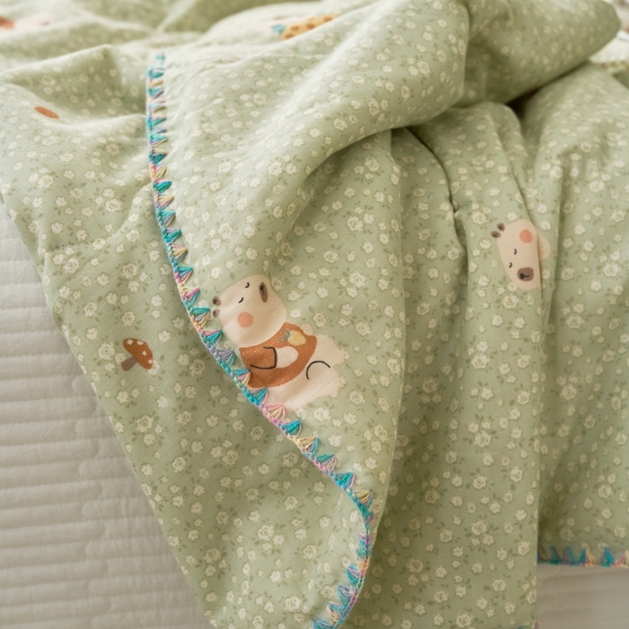 91家纺网 家纺一手货源 找家纺 洋铭区（原狠狠爱） 2025新款贝壳彩边双层纱夏被被子被芯 赖赖猪