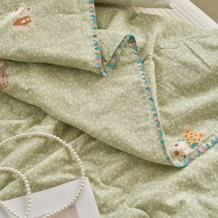 91家纺网 家纺一手货源 找家纺 洋铭区（原狠狠爱） 2025新款贝壳彩边双层纱夏被被子被芯 赖赖猪