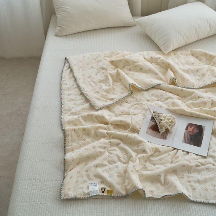 91家纺网 家纺一手货源 找家纺 洋铭区（原狠狠爱） 2025新款贝壳彩边双层纱夏被被子被芯 樱桃萌萌