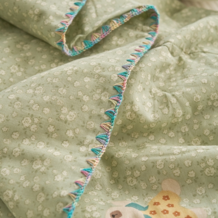 91家纺网 家纺一手货源 找家纺 洋铭区（原狠狠爱） 2025新款贝壳彩边双层纱夏被被子被芯 赖赖猪