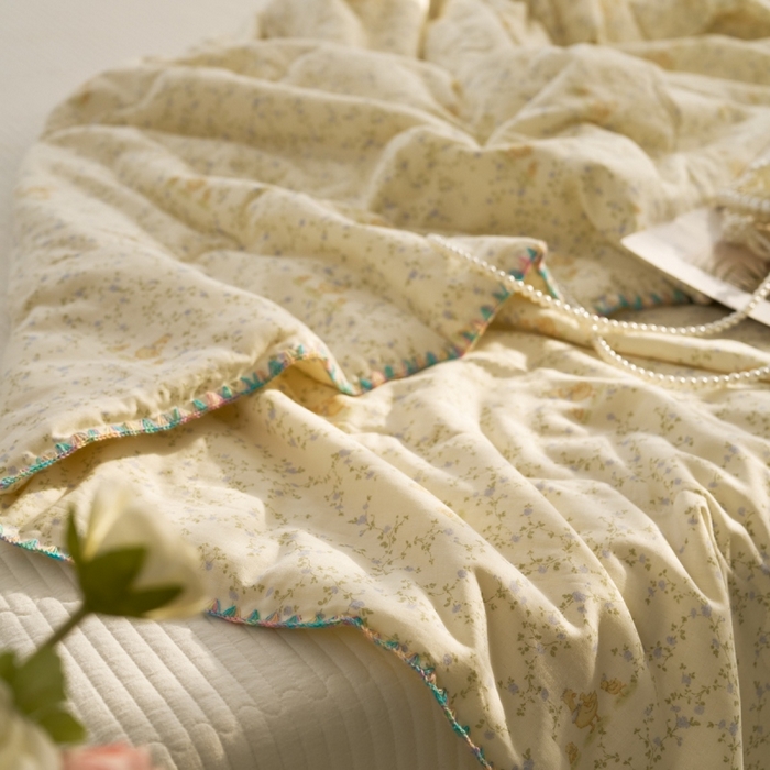 91家纺网 家纺一手货源 找家纺 洋铭区（原狠狠爱） 2025新款贝壳彩边双层纱夏被被子被芯 兰花鸭鸭