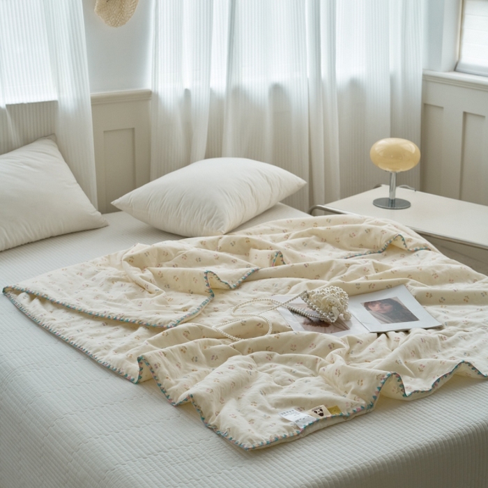 91家纺网 家纺一手货源 找家纺 洋铭区（原狠狠爱） 2025新款贝壳彩边双层纱夏被被子被芯 樱桃萌萌