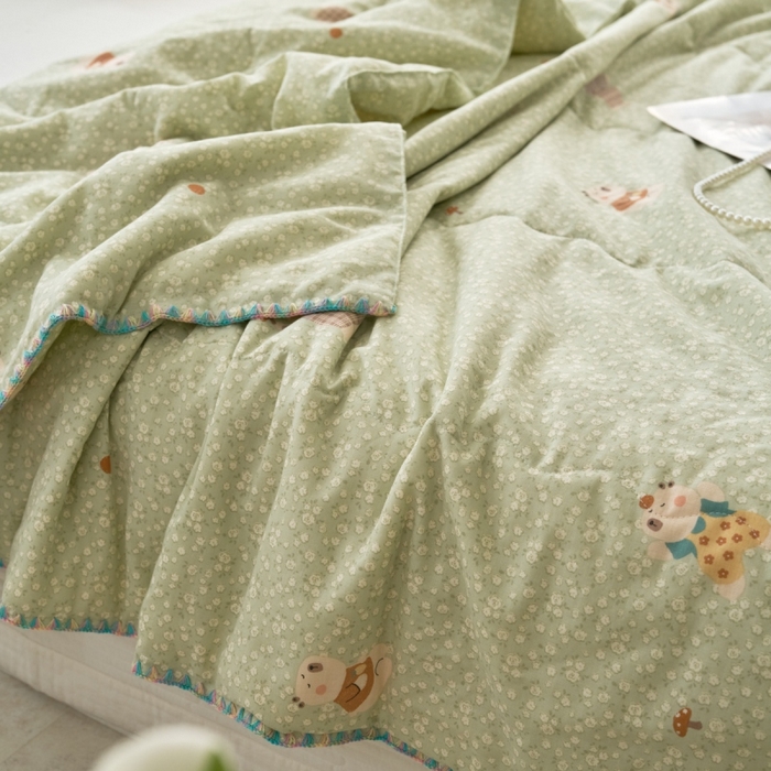 91家纺网 家纺一手货源 找家纺 洋铭区（原狠狠爱） 2025新款贝壳彩边双层纱夏被被子被芯 赖赖猪