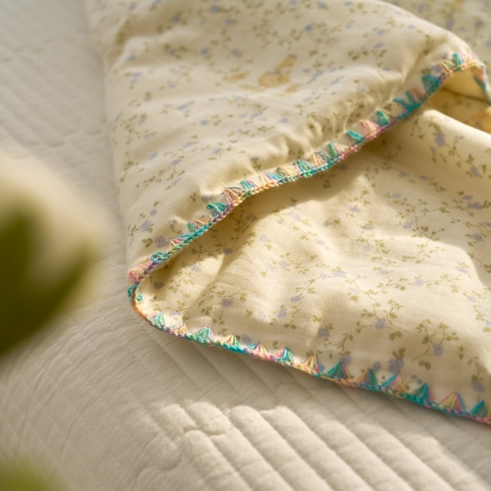 91家纺网 家纺一手货源 找家纺 洋铭区（原狠狠爱） 2025新款贝壳彩边双层纱夏被被子被芯 兰花鸭鸭