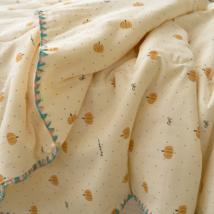 91家纺网 家纺一手货源 找家纺 洋铭区（原狠狠爱） 2025新款贝壳彩边双层纱夏被被子被芯 焦糖小南瓜