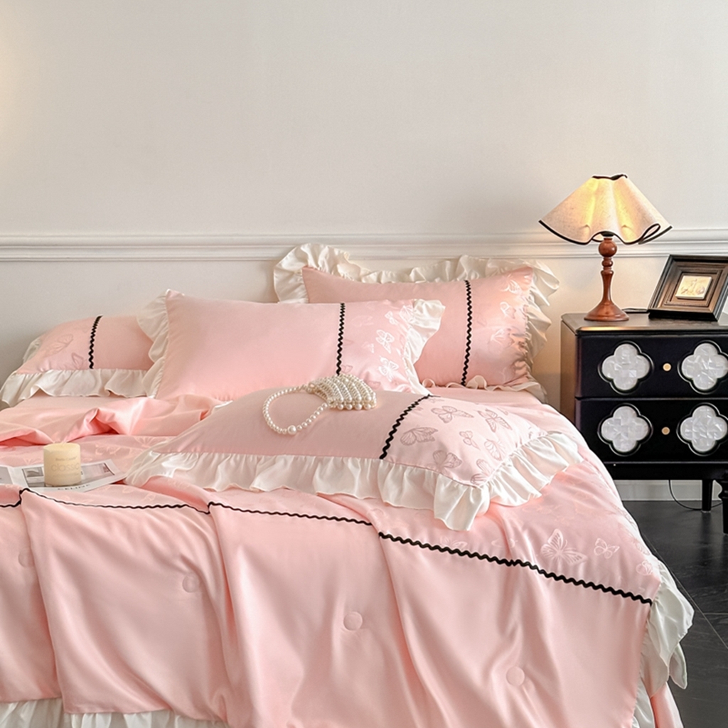 91家纺网 家纺一手货源 找家纺 （总）米彩家纺 2025新款A类水洗真丝亮光浮雕洛丽塔夏被夏凉被空调被四件套