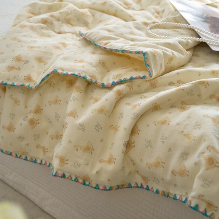 91家纺网 家纺一手货源 找家纺 洋铭区（原狠狠爱） 2025新款贝壳彩边双层纱夏被被子被芯 小黄鸭