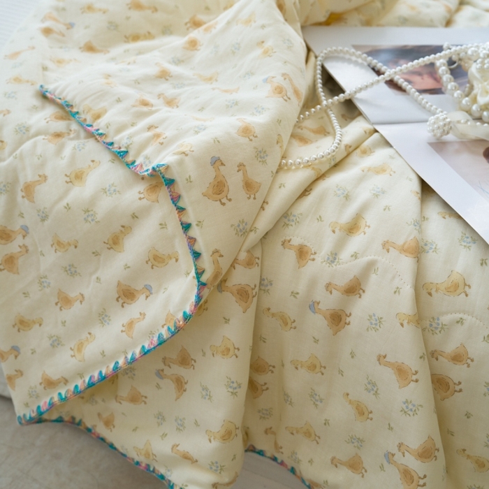 91家纺网 家纺一手货源 找家纺 洋铭区（原狠狠爱） 2025新款贝壳彩边双层纱夏被被子被芯 小黄鸭