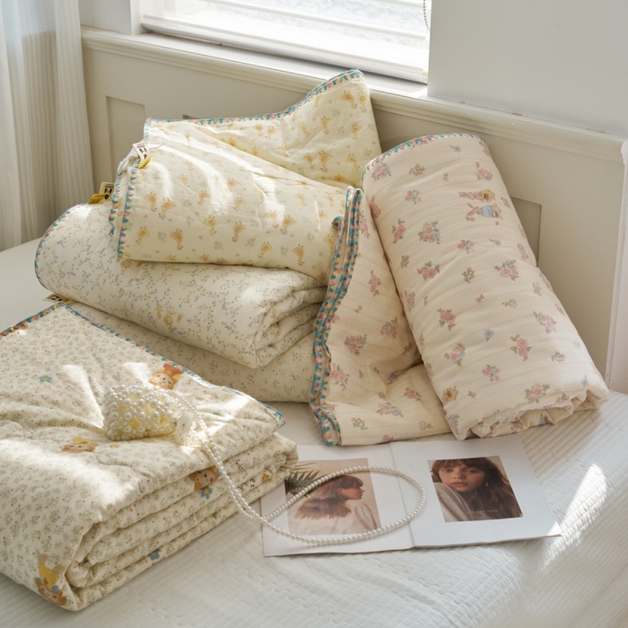 91家纺网 家纺一手货源 找家纺 洋铭区（原狠狠爱） 2025新款贝壳彩边双层纱夏被被子被芯 组合