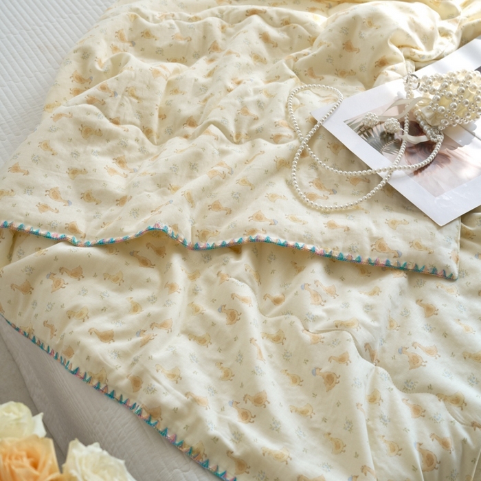 91家纺网 家纺一手货源 找家纺 洋铭区（原狠狠爱） 2025新款贝壳彩边双层纱夏被被子被芯 小黄鸭