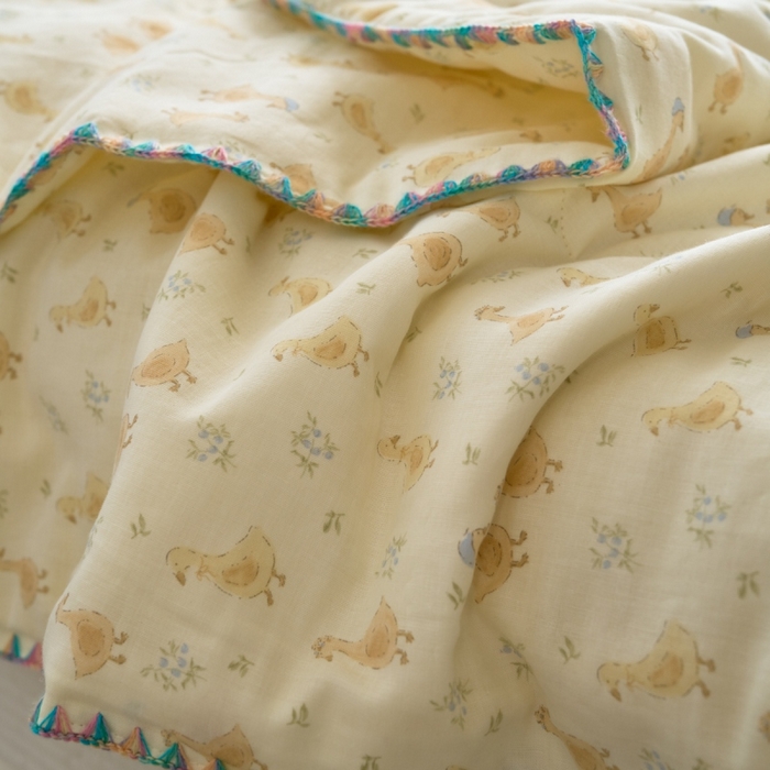 91家纺网 家纺一手货源 找家纺 洋铭区（原狠狠爱） 2025新款贝壳彩边双层纱夏被被子被芯 小黄鸭