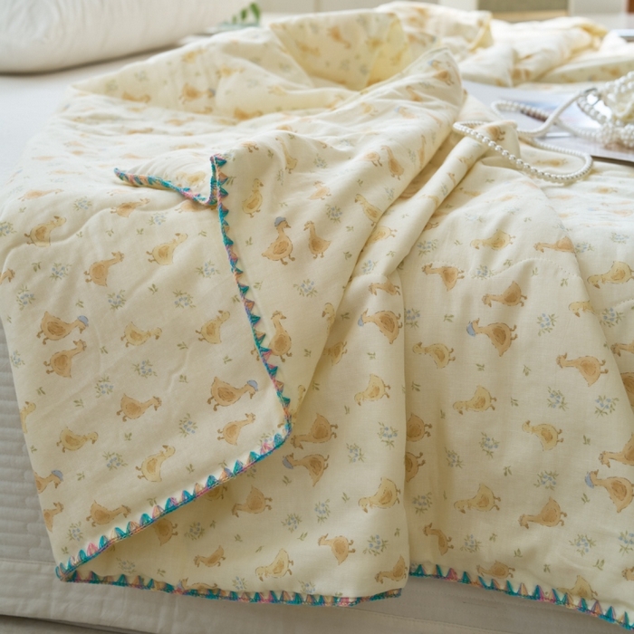 91家纺网 家纺一手货源 找家纺 洋铭区（原狠狠爱） 2025新款贝壳彩边双层纱夏被被子被芯 小黄鸭