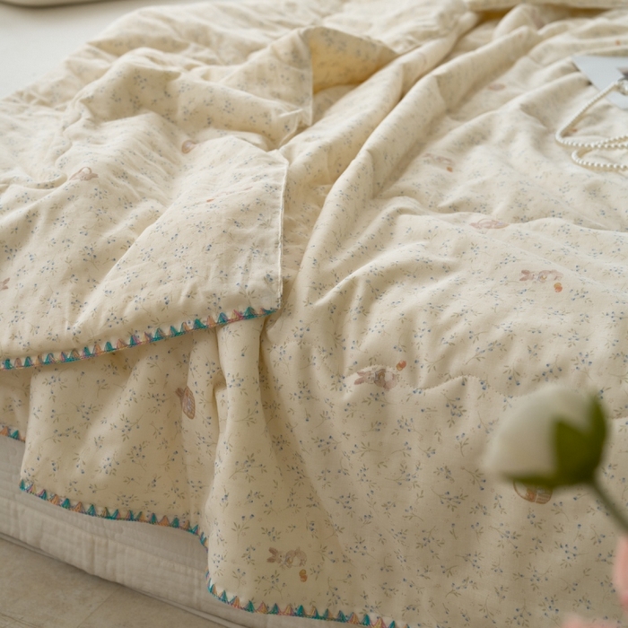 91家纺网 家纺一手货源 找家纺 洋铭区（原狠狠爱） 2025新款贝壳彩边双层纱夏被被子被芯 小苍兰