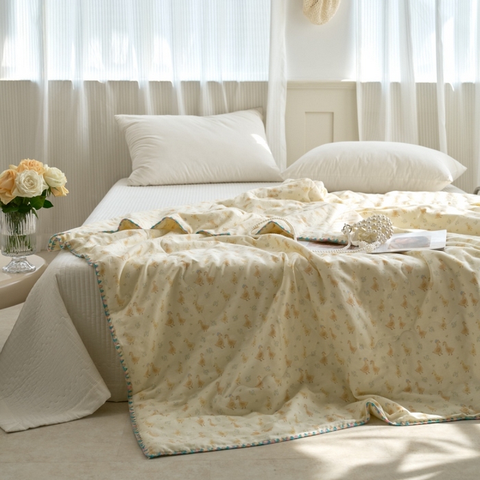 91家纺网 家纺一手货源 找家纺 洋铭区（原狠狠爱） 2025新款贝壳彩边双层纱夏被被子被芯 小黄鸭