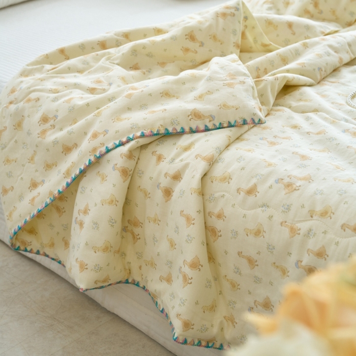 91家纺网 家纺一手货源 找家纺 洋铭区（原狠狠爱） 2025新款贝壳彩边双层纱夏被被子被芯 小黄鸭