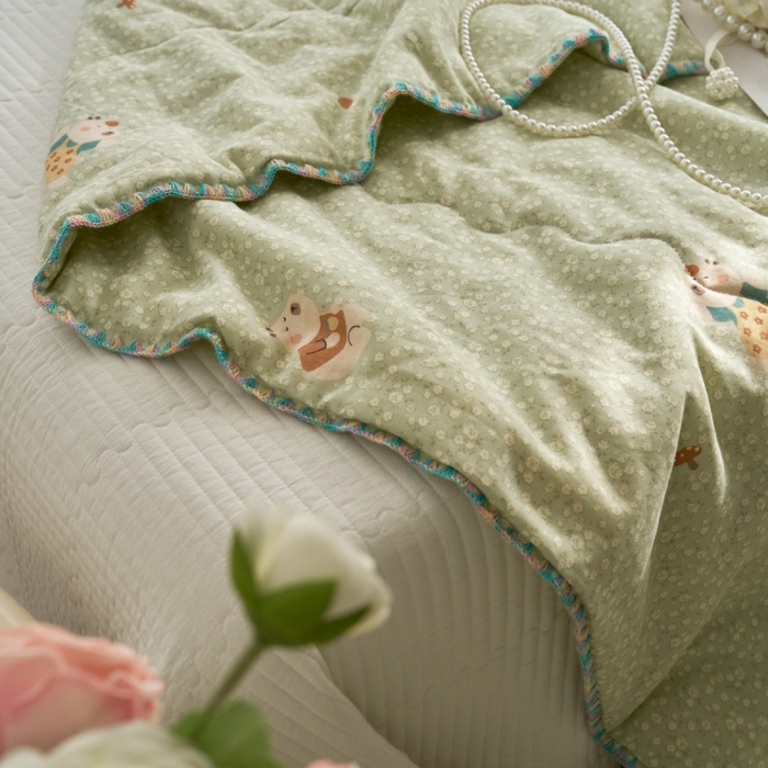 91家纺网 家纺一手货源 找家纺 洋铭区（原狠狠爱） 2025新款贝壳彩边双层纱夏被被子被芯 赖赖猪