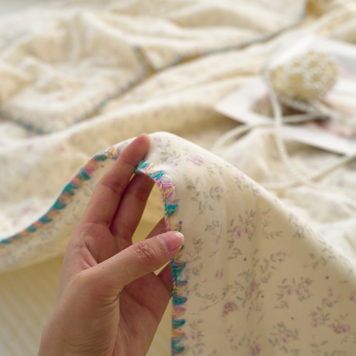 91家纺网 家纺一手货源 找家纺 洋铭区（原狠狠爱） 2025新款贝壳彩边双层纱夏被被子被芯 紫花枝