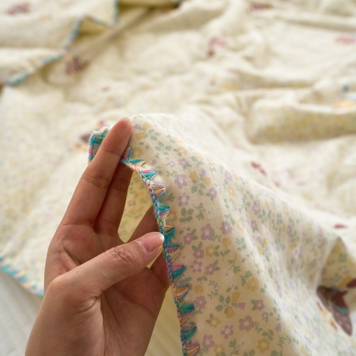 91家纺网 家纺一手货源 找家纺 洋铭区（原狠狠爱） 2025新款贝壳彩边双层纱夏被被子被芯 裙子小兔