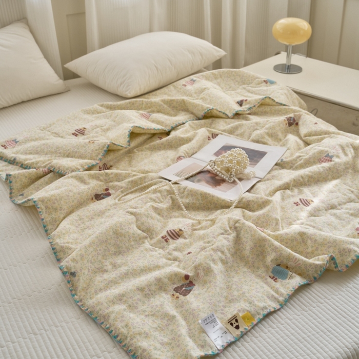 91家纺网 家纺一手货源 找家纺 洋铭区（原狠狠爱） 2025新款贝壳彩边双层纱夏被被子被芯 裙子小兔