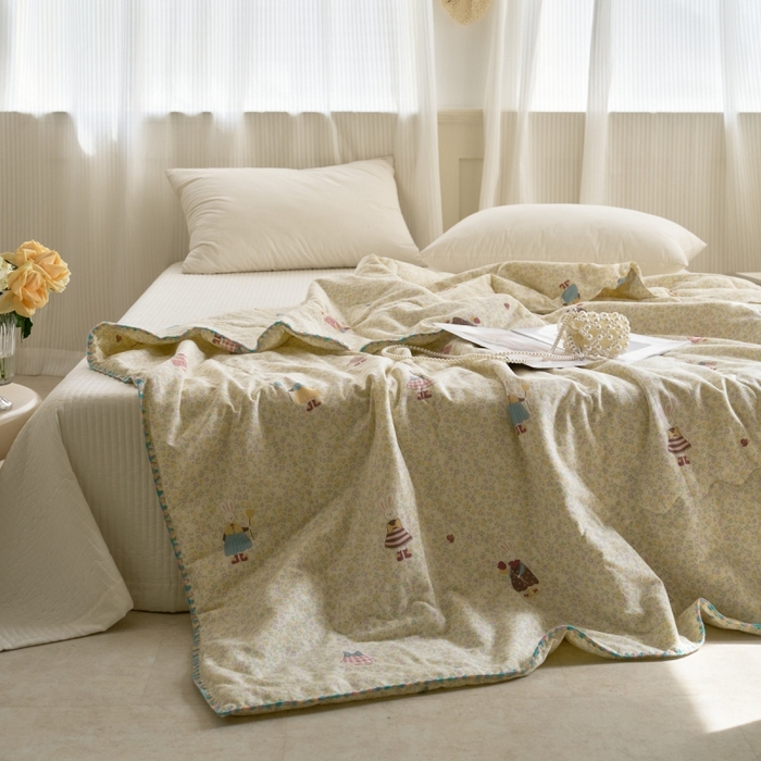 91家纺网 家纺一手货源 找家纺 洋铭区（原狠狠爱） 2025新款贝壳彩边双层纱夏被被子被芯 裙子小兔