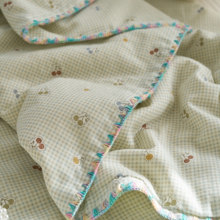 91家纺网 家纺一手货源 找家纺 洋铭区（原狠狠爱） 2025新款贝壳彩边双层纱夏被被子被芯 樱桃格子