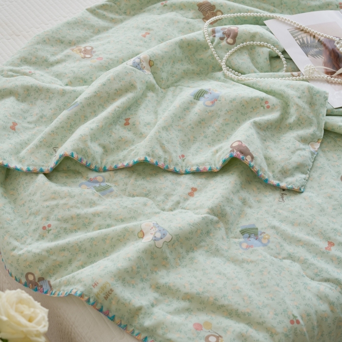 91家纺网 家纺一手货源 找家纺 洋铭区（原狠狠爱） 2025新款贝壳彩边双层纱夏被被子被芯 绿叶小象