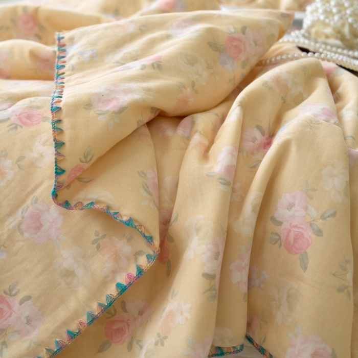 91家纺网 家纺一手货源 找家纺 洋铭区（原狠狠爱） 2025新款贝壳彩边双层纱夏被被子被芯 莫奈庄园