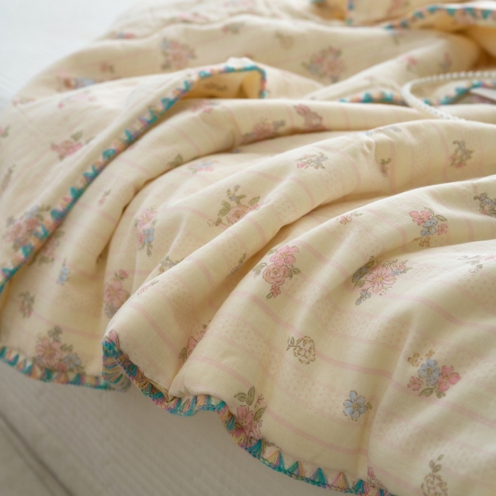 91家纺网 家纺一手货源 找家纺 洋铭区（原狠狠爱） 2025新款贝壳彩边双层纱夏被被子被芯 粉群兔兔