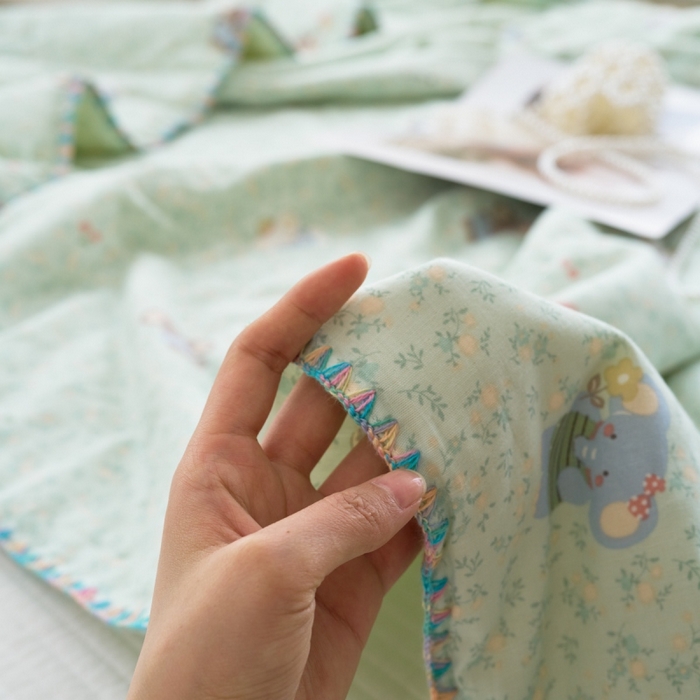 91家纺网 家纺一手货源 找家纺 洋铭区（原狠狠爱） 2025新款贝壳彩边双层纱夏被被子被芯 绿叶小象