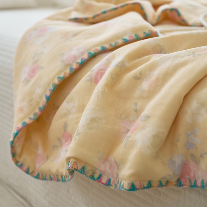 91家纺网 家纺一手货源 找家纺 洋铭区（原狠狠爱） 2025新款贝壳彩边双层纱夏被被子被芯 莫奈庄园