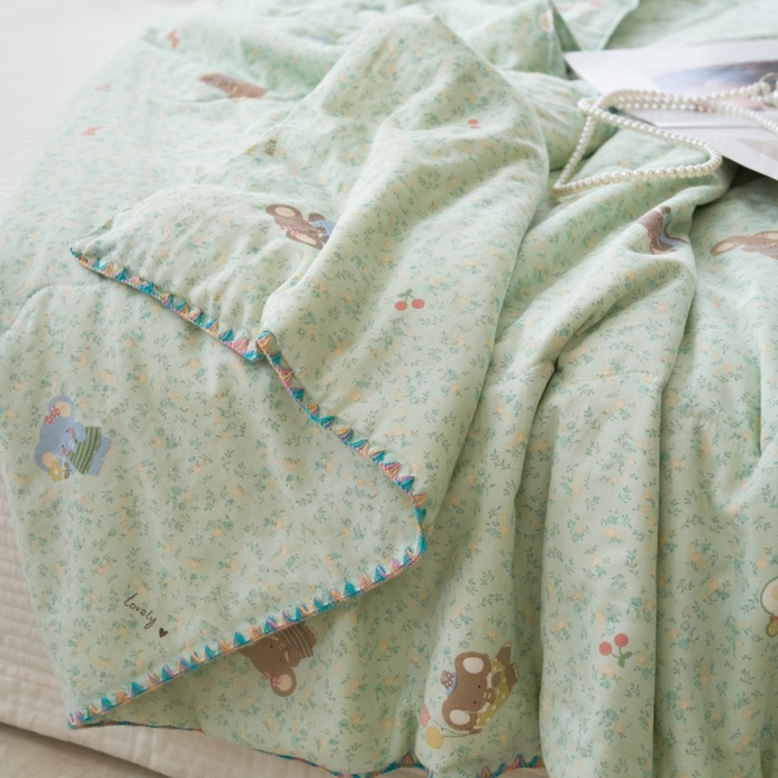 91家纺网 家纺一手货源 找家纺 洋铭区（原狠狠爱） 2025新款贝壳彩边双层纱夏被被子被芯 绿叶小象