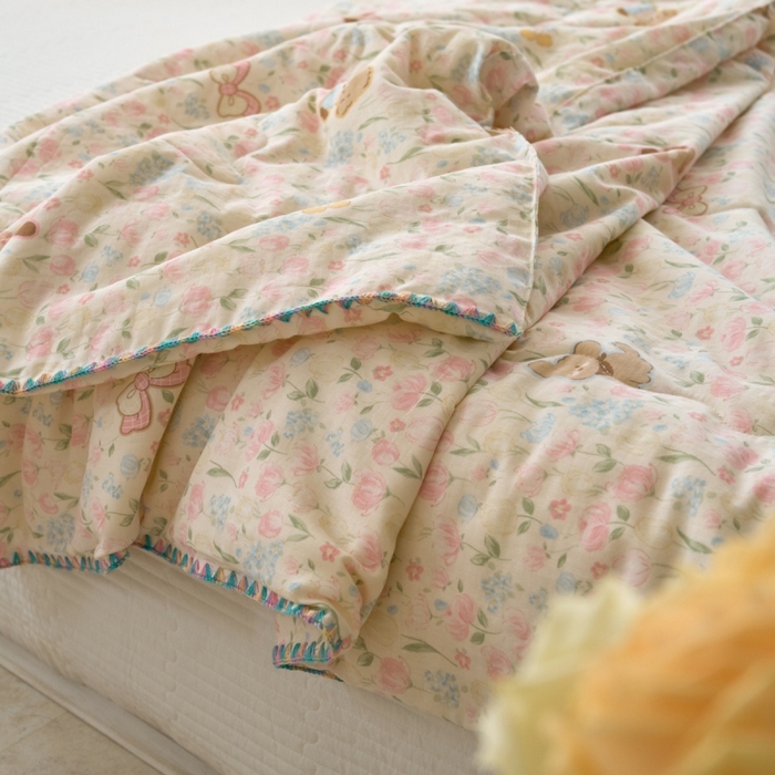 91家纺网 家纺一手货源 找家纺 洋铭区（原狠狠爱） 2025新款贝壳彩边双层纱夏被被子被芯 花花狗